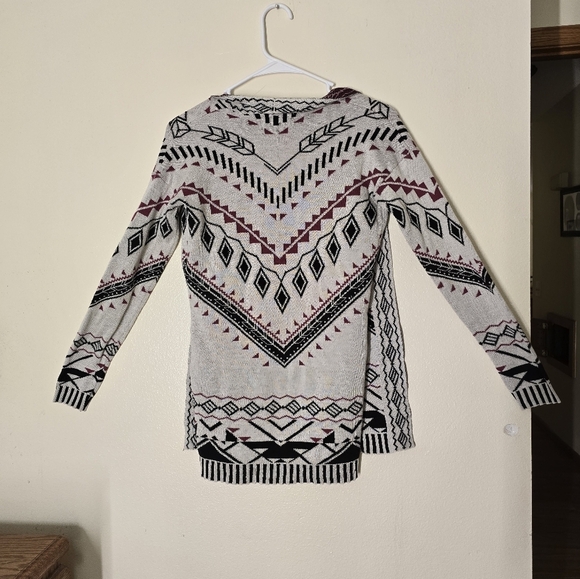 Pink Republic Gray and Purple Cardigan with Geometric Pattern - Picture 3 of 3